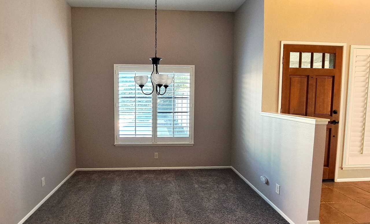 948 Sandstone Dr - Photo 4 of 14