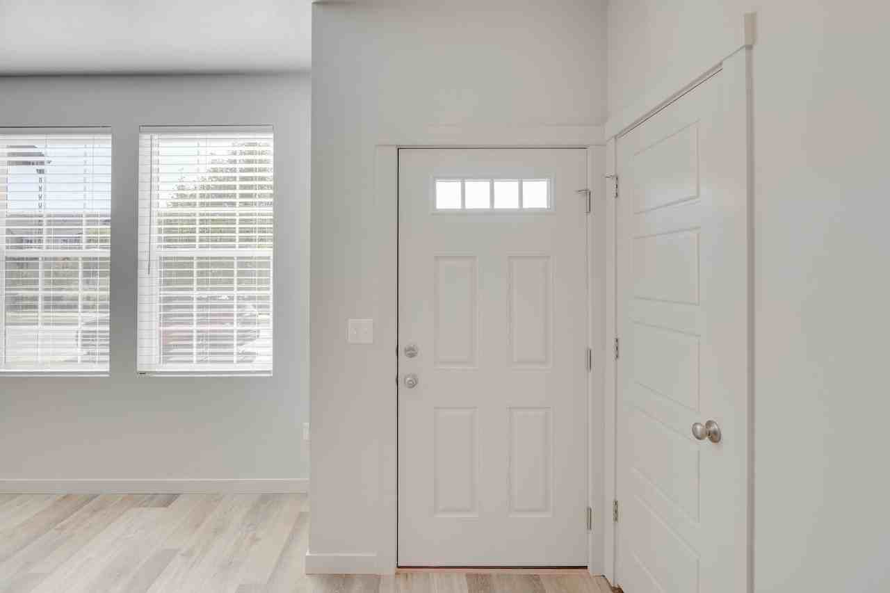 11323 W Knightsbridge Ct - Photo 4 of 22