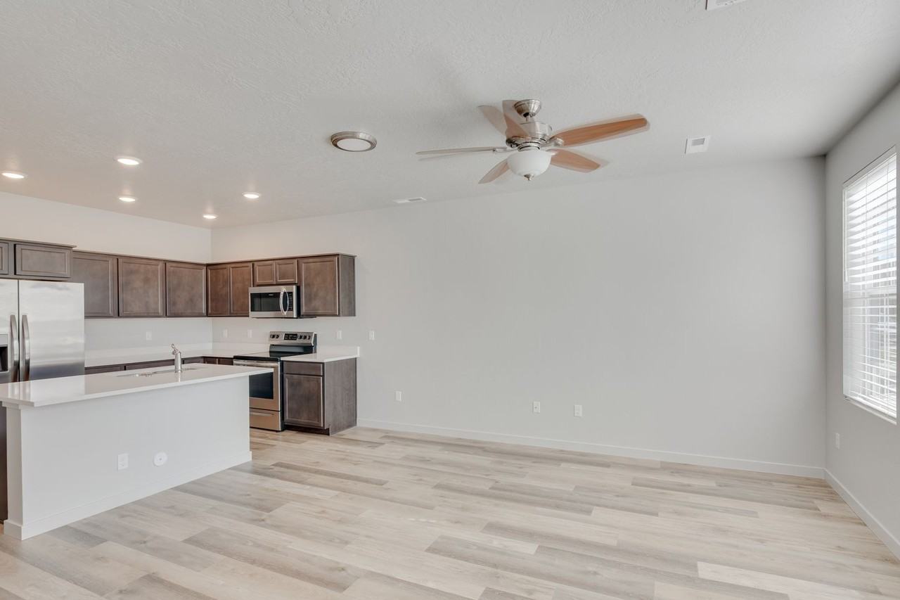 11323 W Knightsbridge Ct - Photo 6 of 22