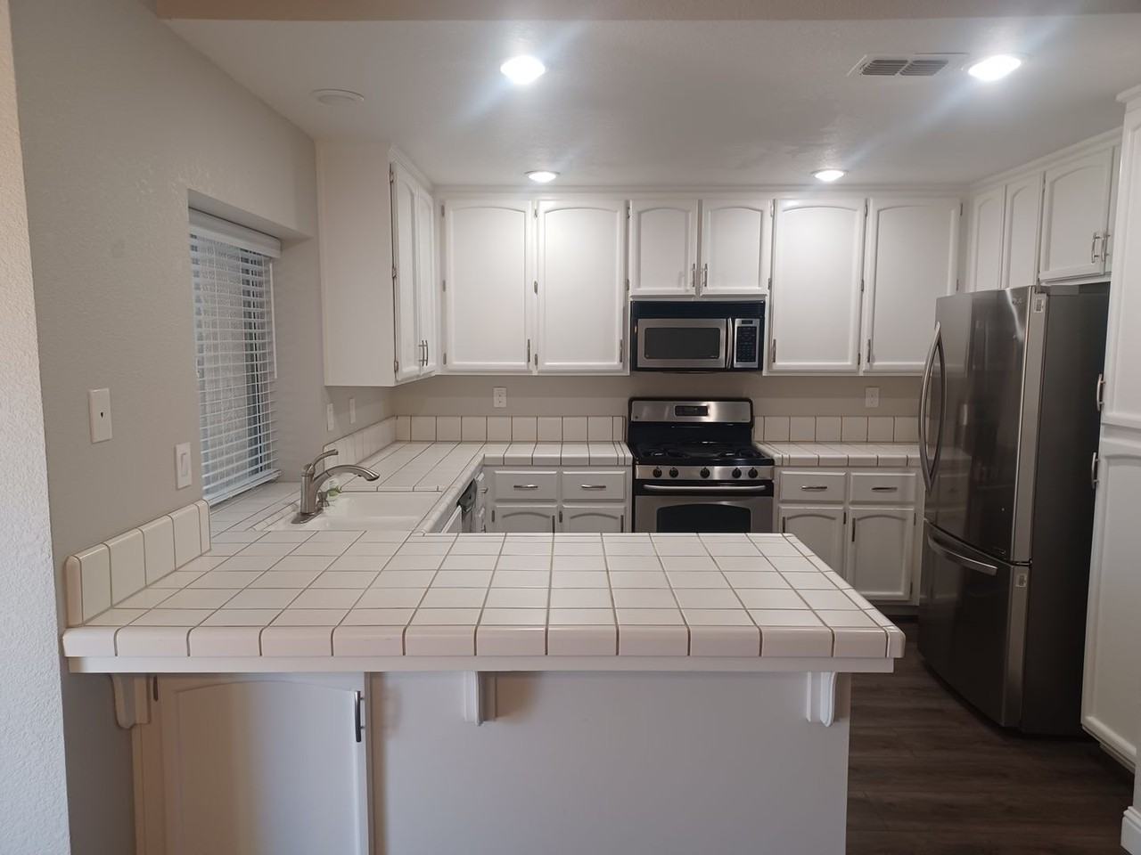 1445 Tradewind Dr - Photo 5 of 15