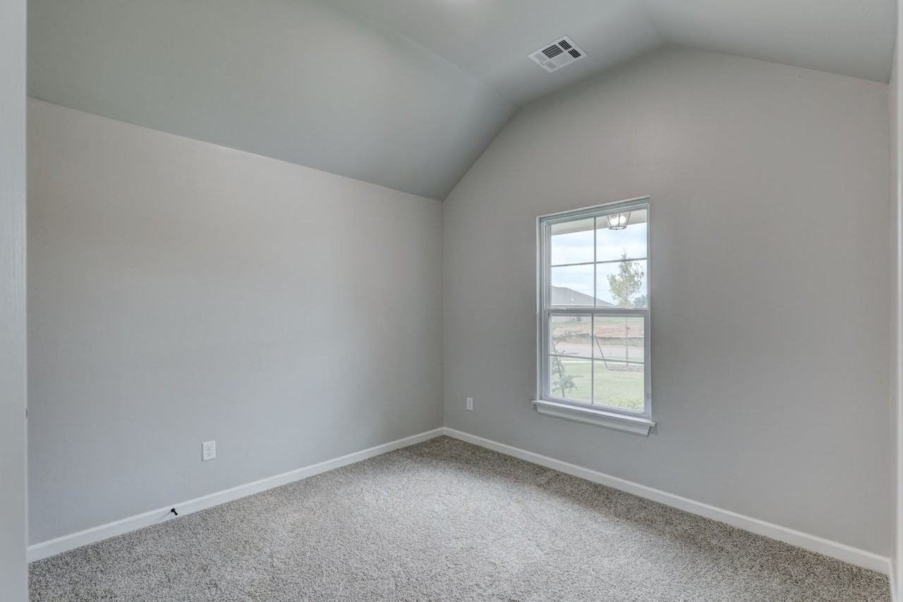 618 Juniper St - Photo 6 of 24