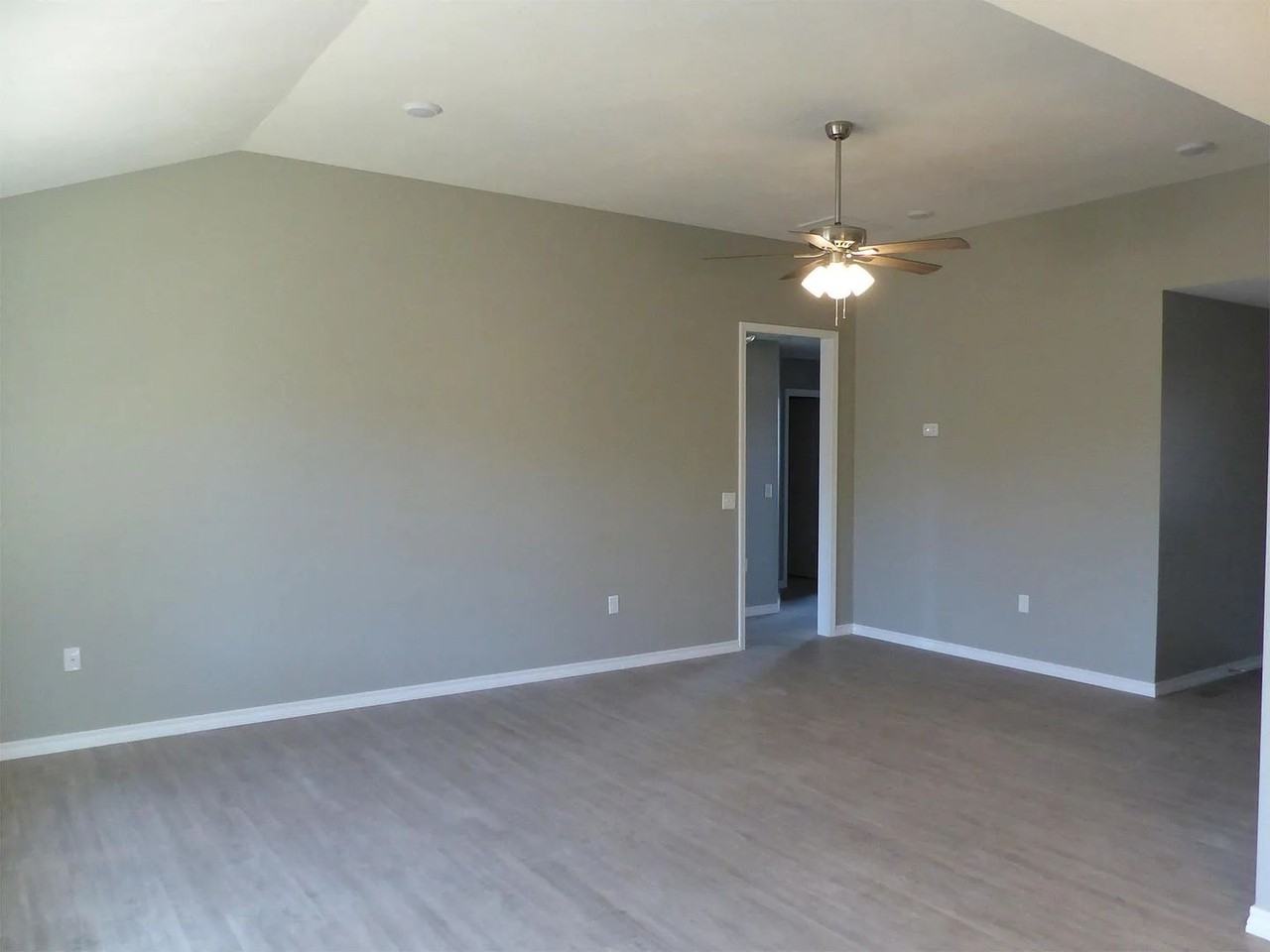 2002 N 26th St - Photo 2 of 18