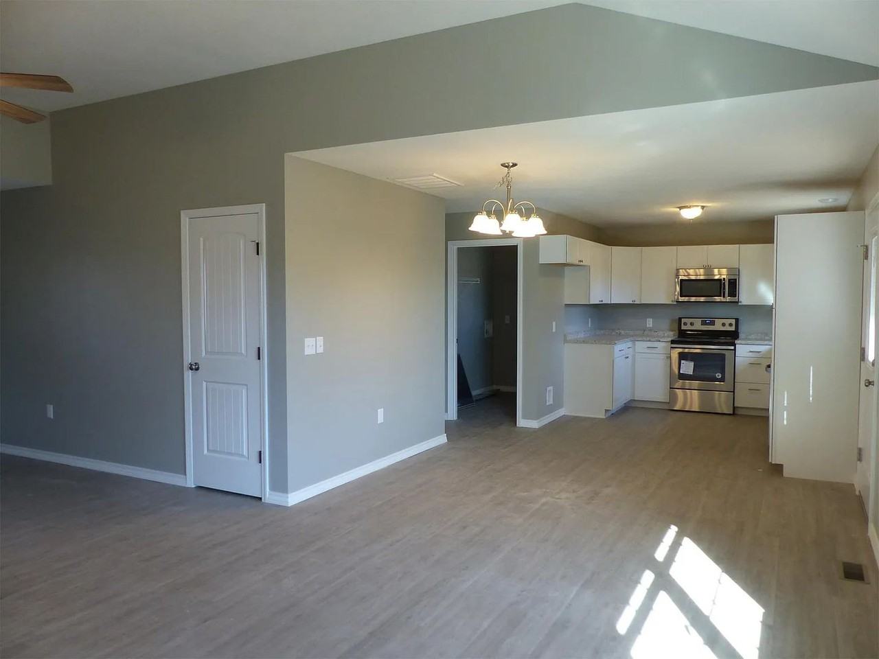 2002 N 26th St - Photo 4 of 18