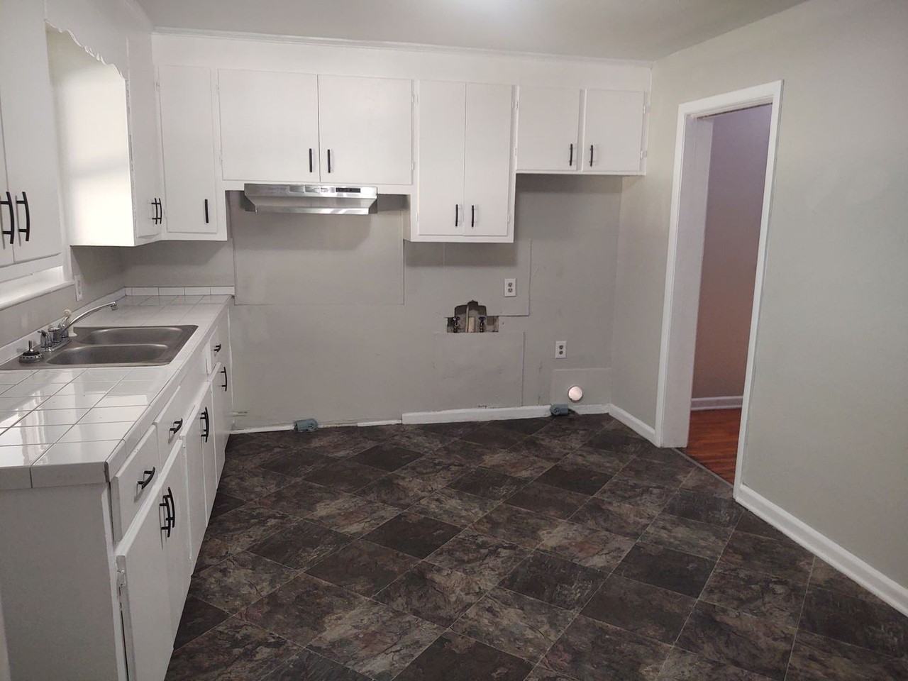 736 Vale St - Photo 2 of 12