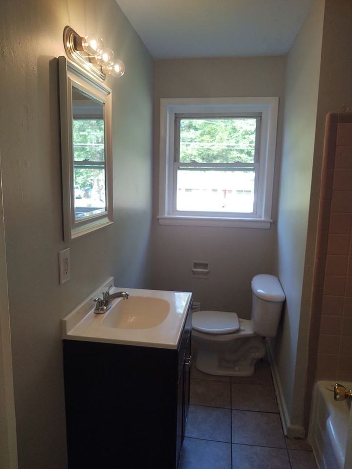 736 Vale St - Photo 6 of 12