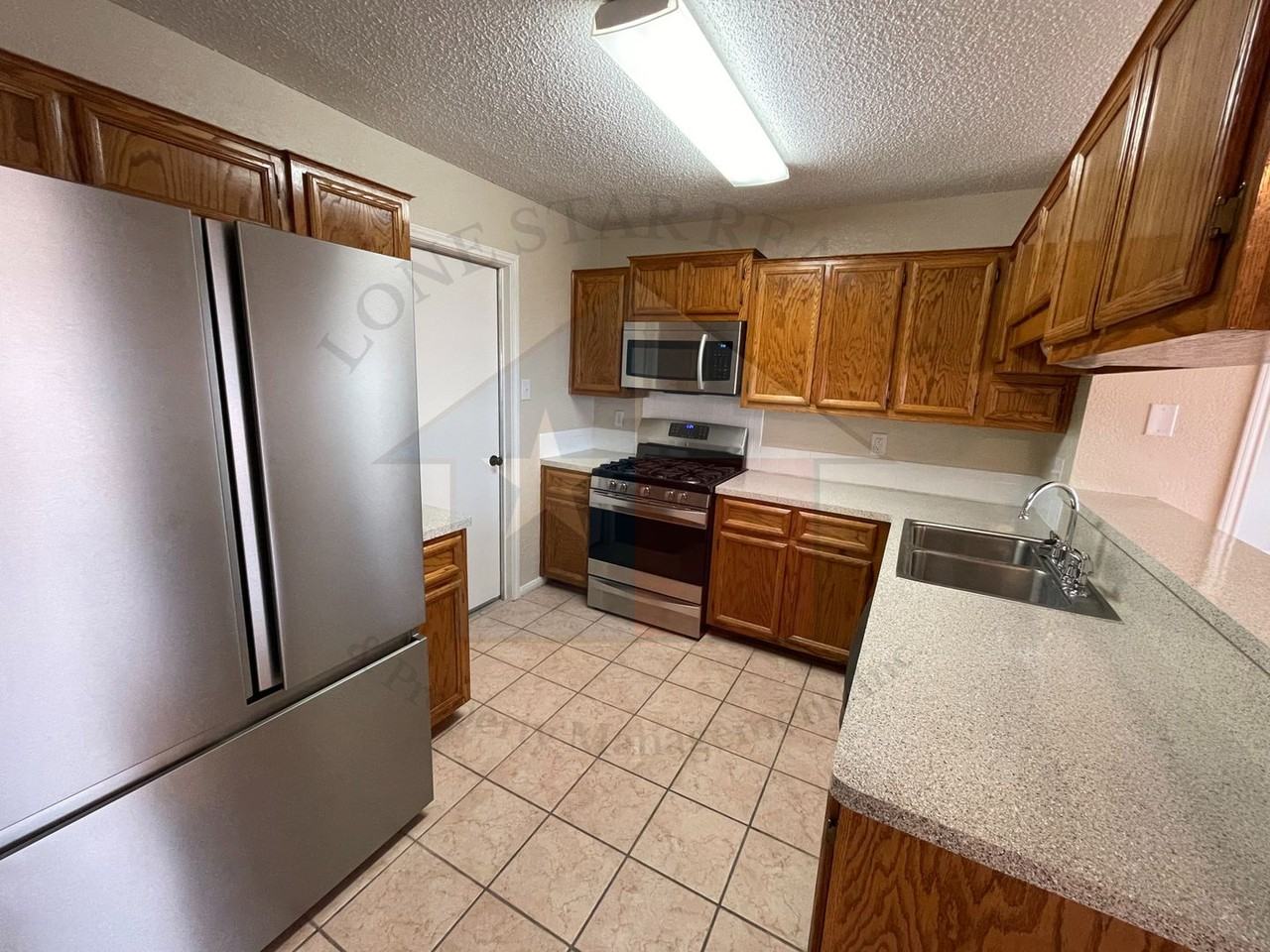 1303 August Dr - Photo 7 of 20