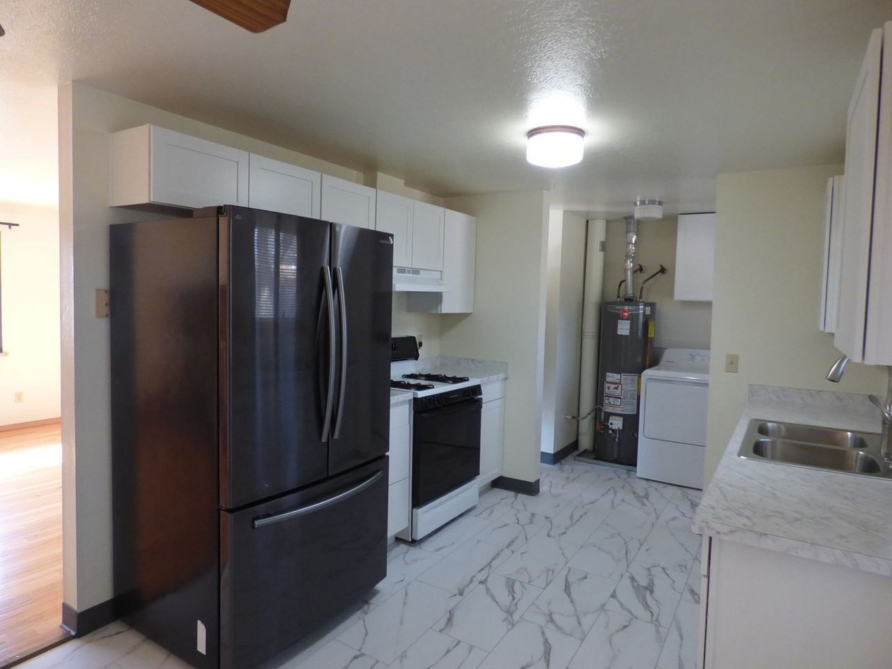 40 University Dr - Photo 6 of 11