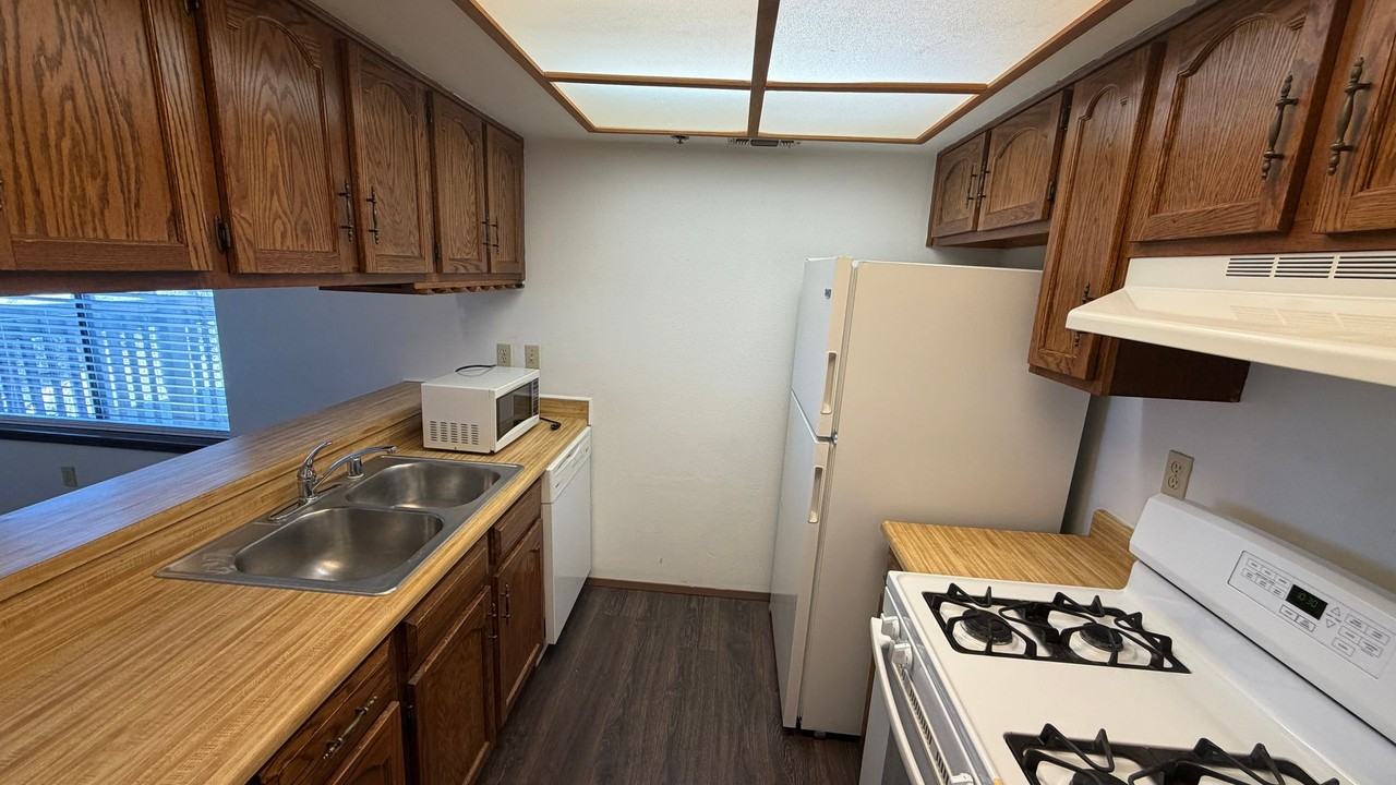 759I Boulder Ct - Photo 4 of 8