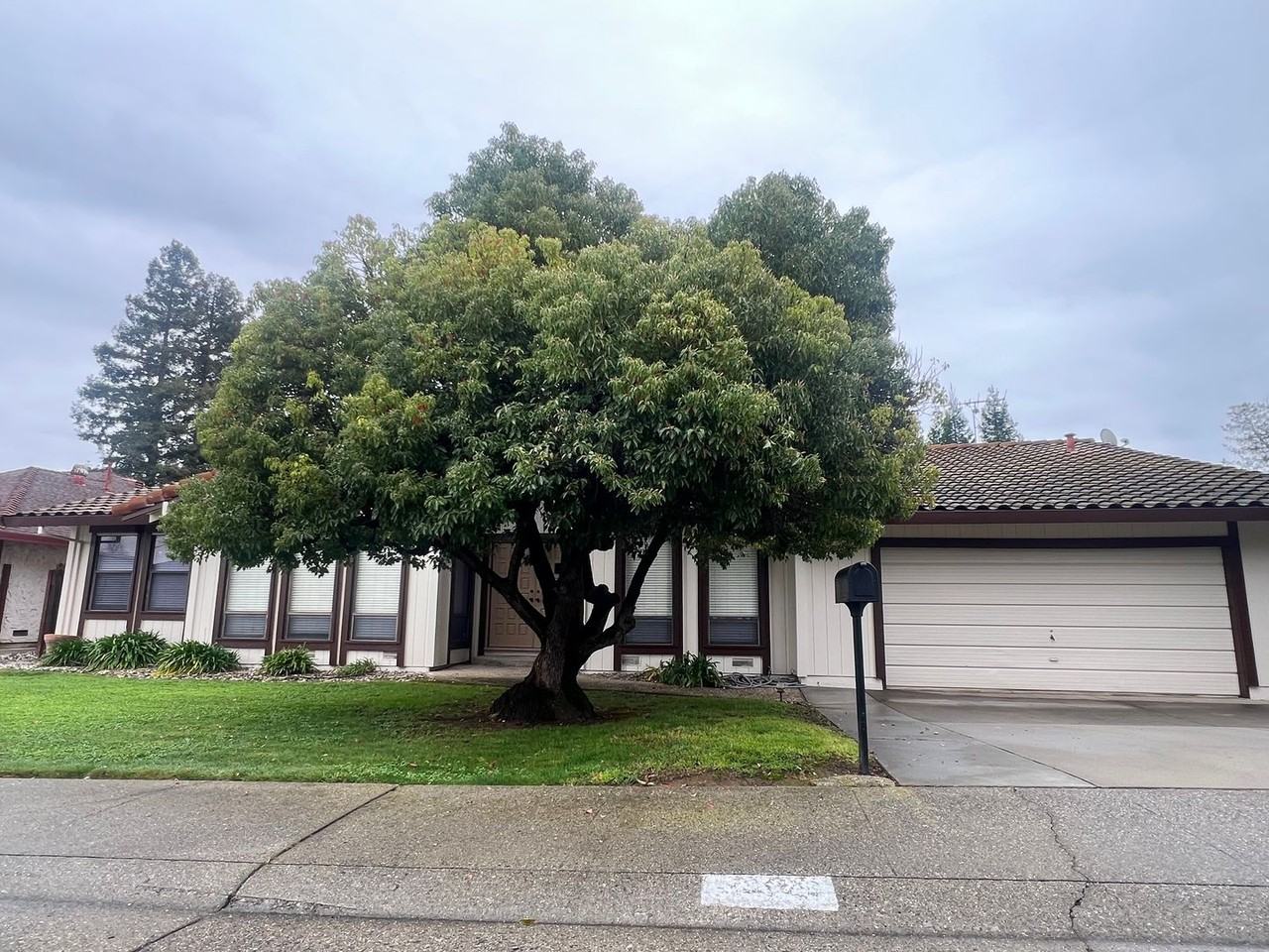 5929 Kifisia Way - Photo 2 of 23