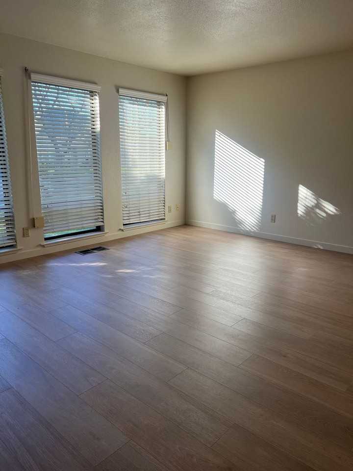 5929 Kifisia Way - Photo 4 of 23