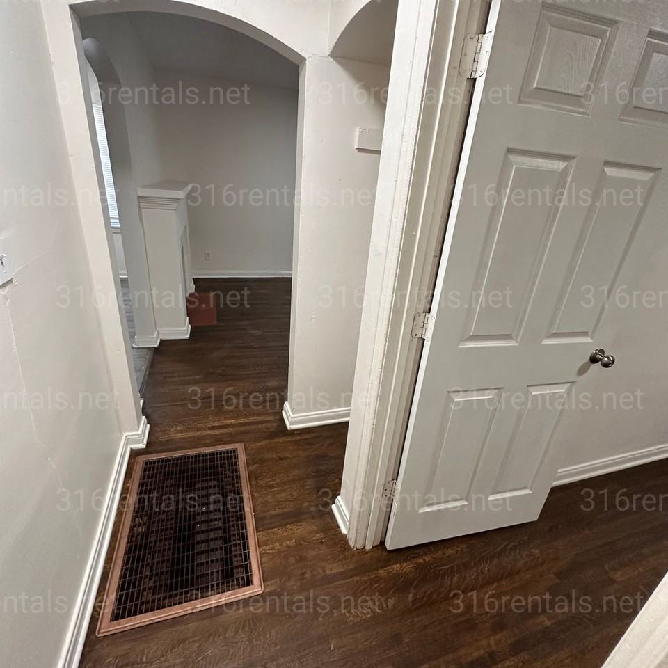 910-912 910-912 N Glendale Ave - 912 N Glendale Ave - Photo 4 of 11