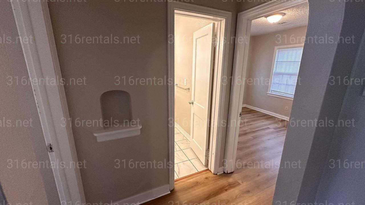 909 Harding St - Photo 4 of 10