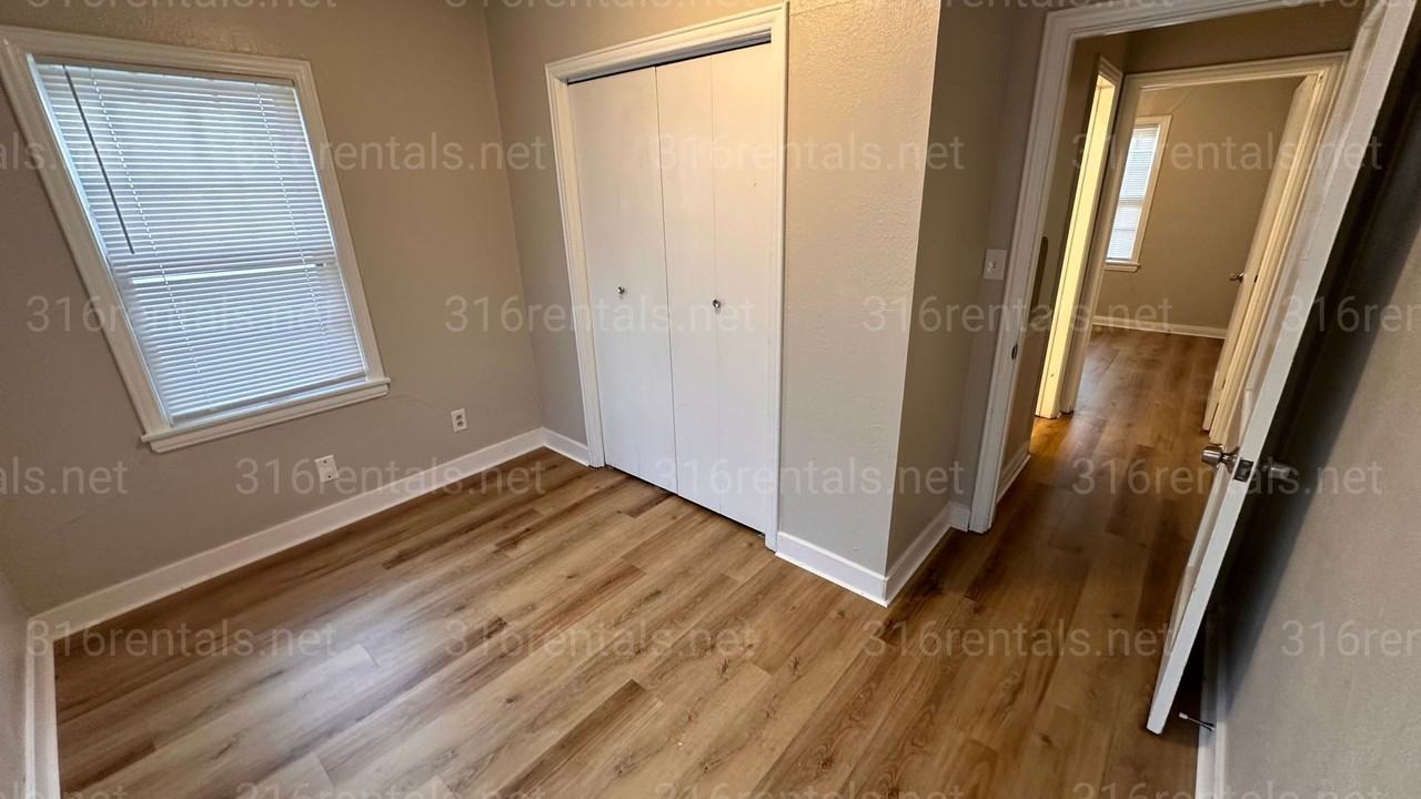 909 Harding St - Photo 7 of 10