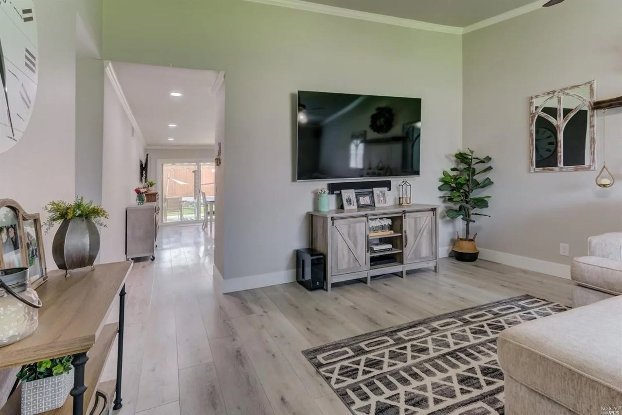 160 Jennifer Ln #NA - Photo 5 of 21