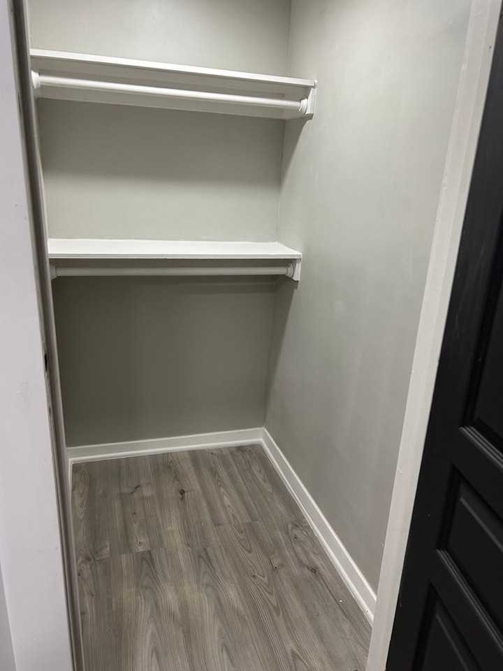 806 Lexington St - Photo 3 of 8