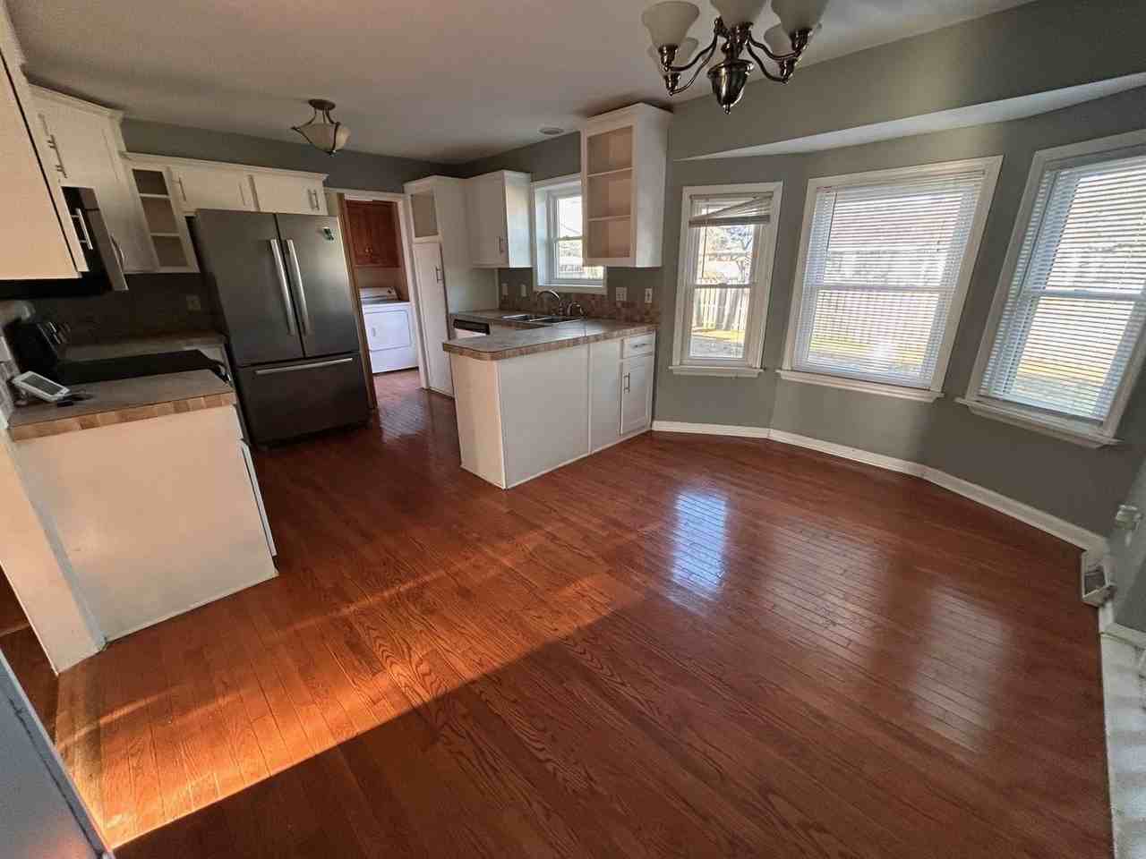 1302 Sand Pine Rd - Photo 3 of 21