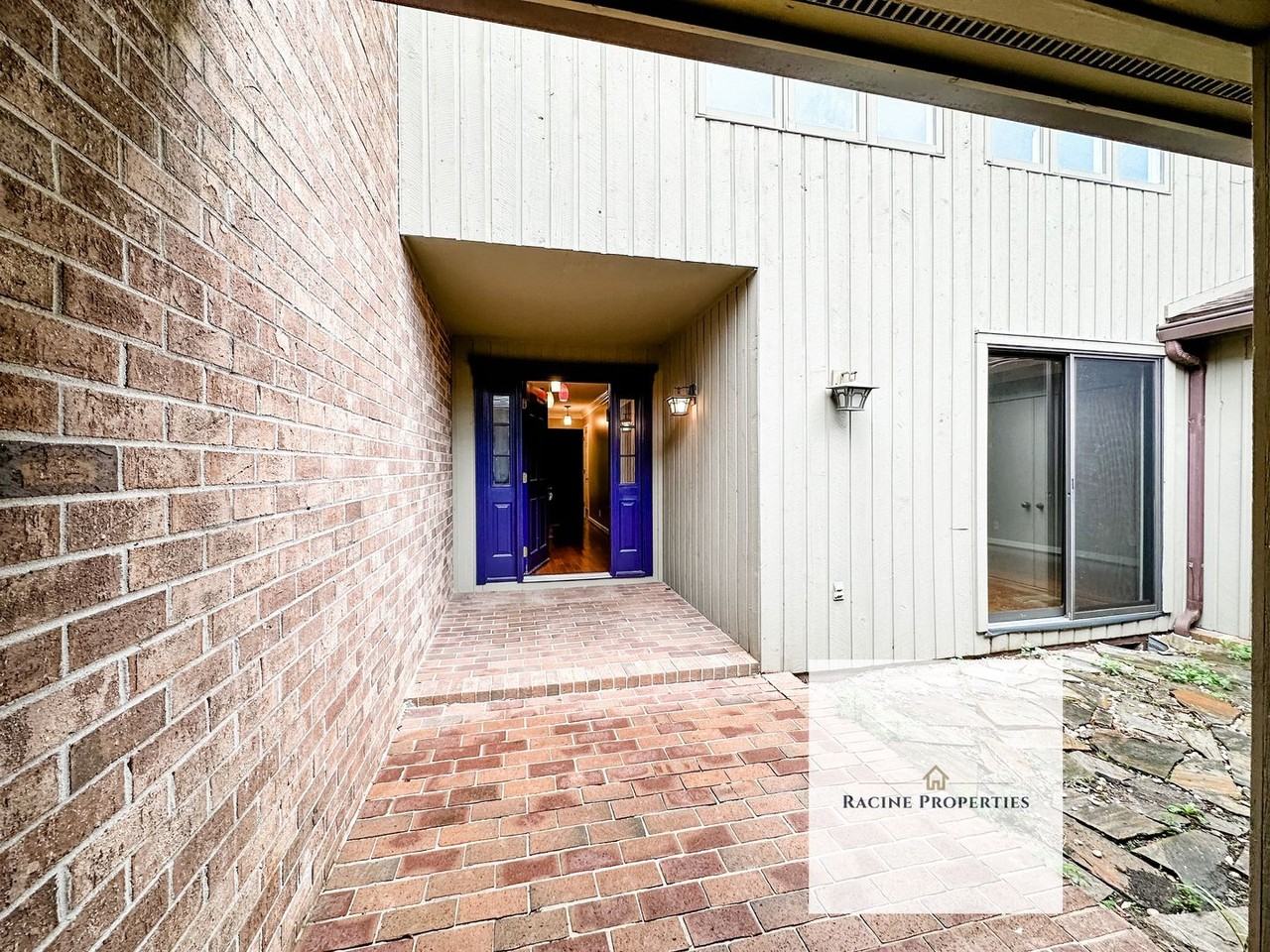 226 Holiday E - Photo 4 of 25