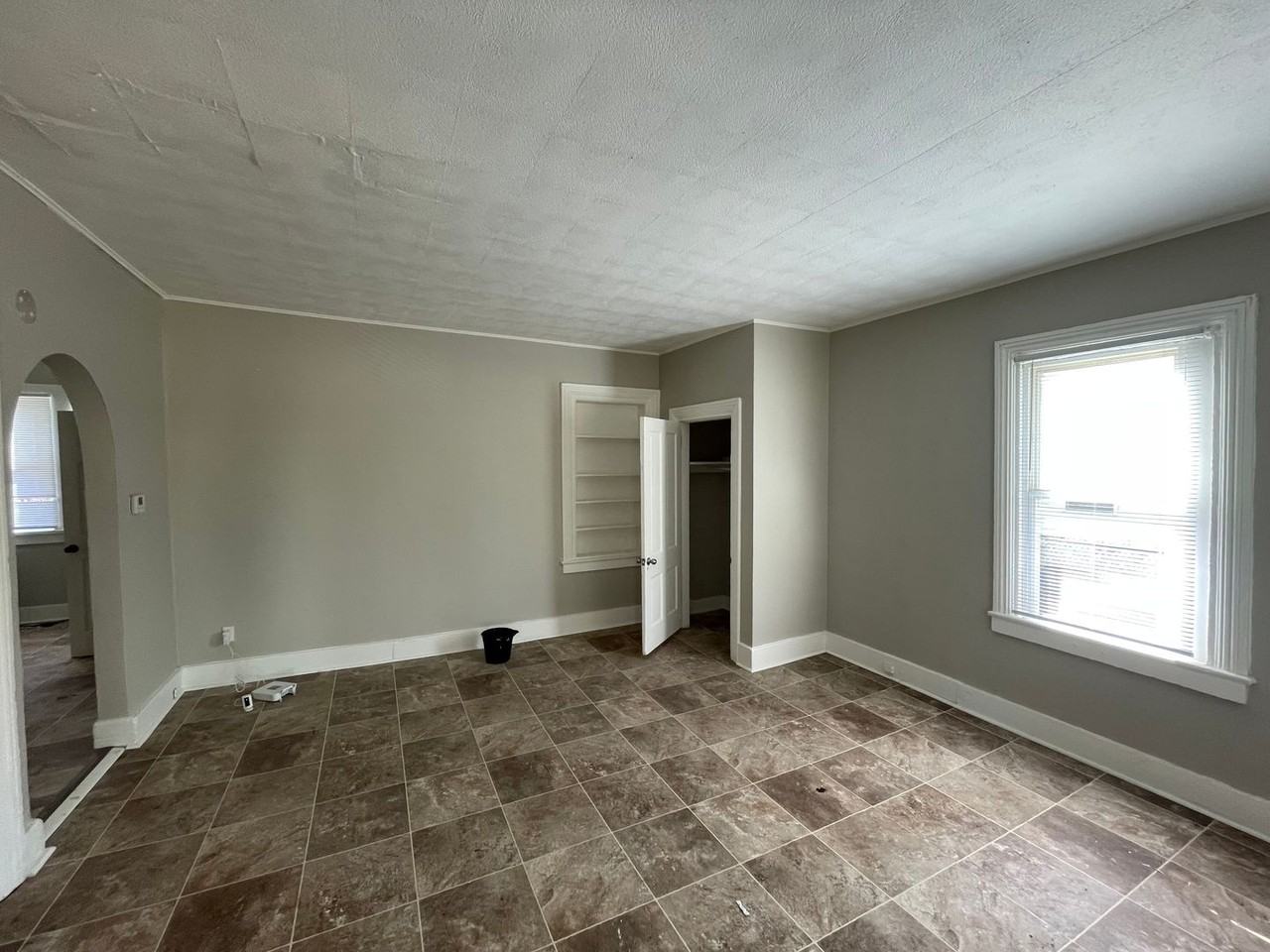 1058 N 5th St - Photo 2 of 19