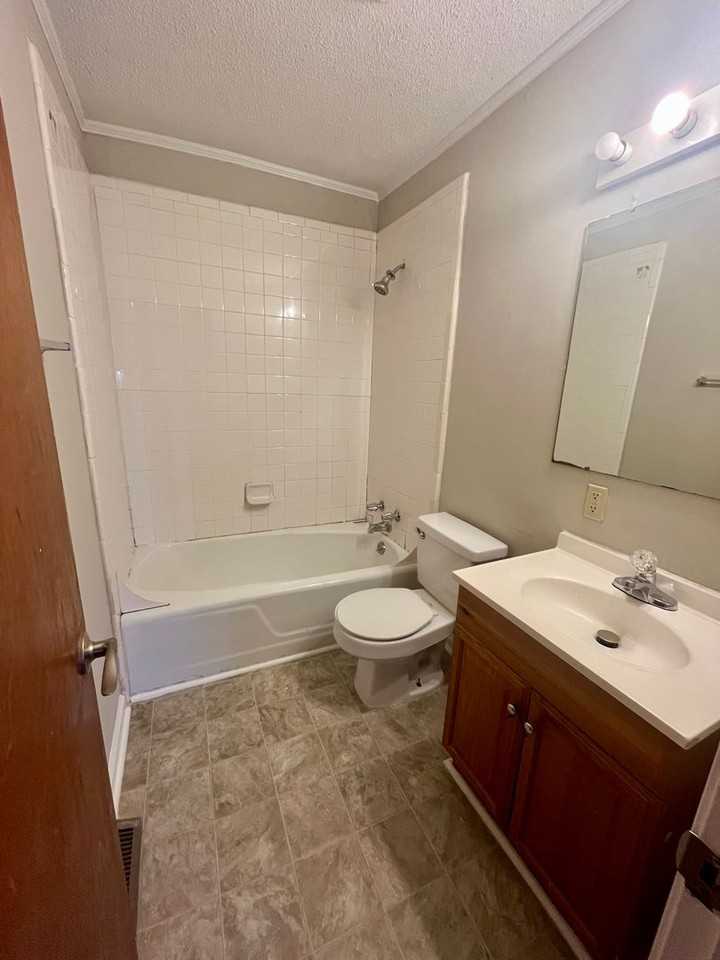 114 Calhoun St - Photo 5 of 5