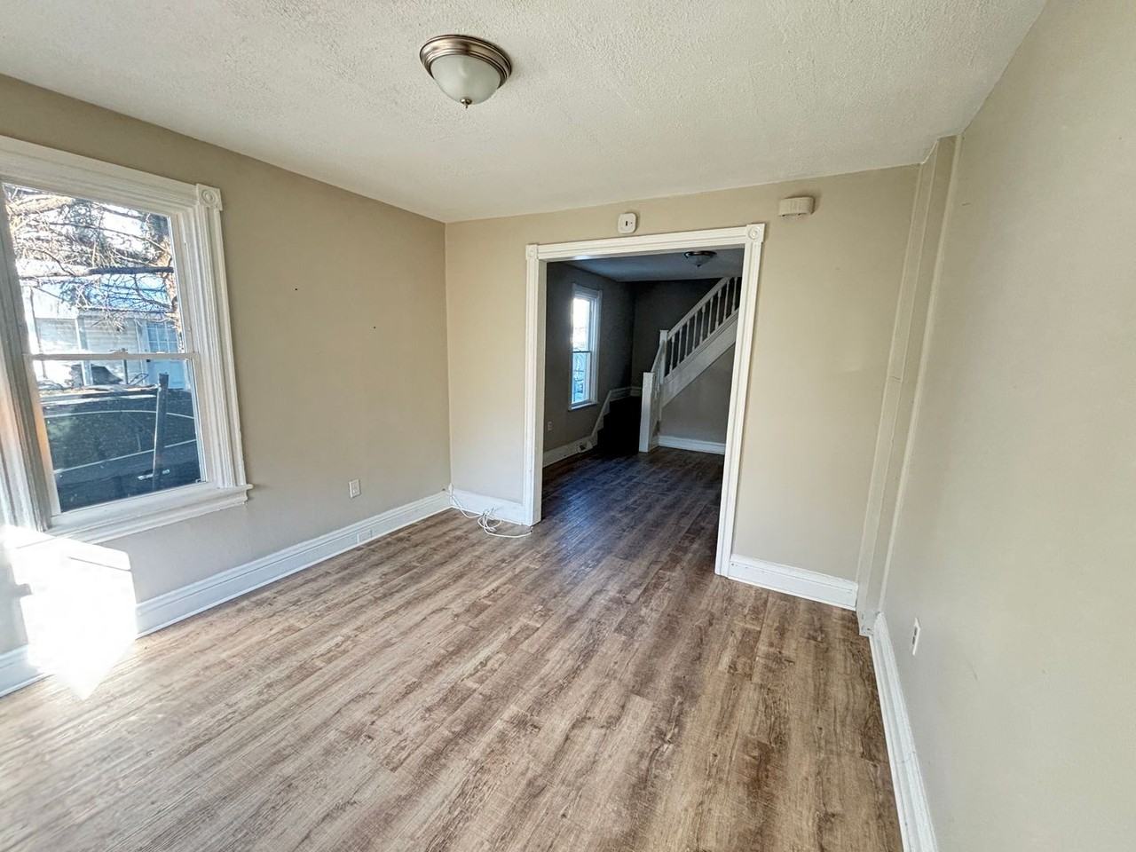 815 N Silk St - Photo 5 of 24