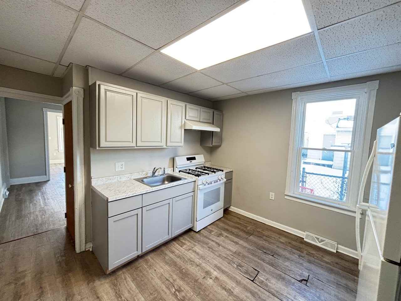 815 N Silk St - Photo 7 of 24