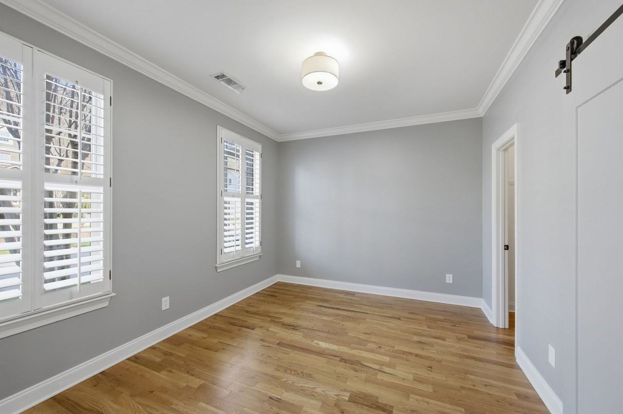 2330 Clare Park Dr - Photo 7 of 34