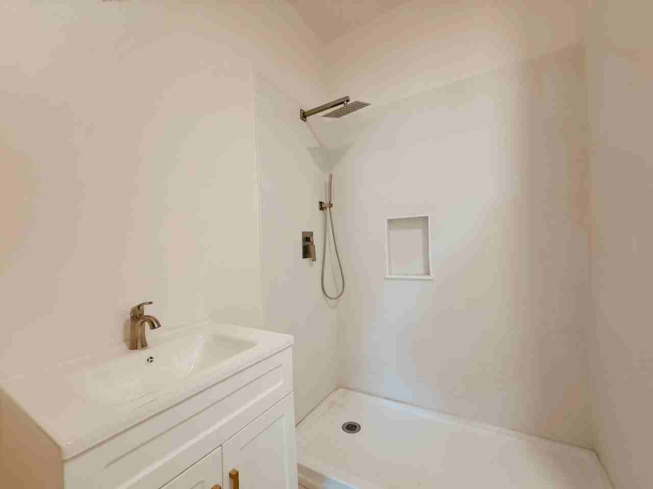 1725 Sunset Cliffs Blvd #5 - Photo 4 of 7