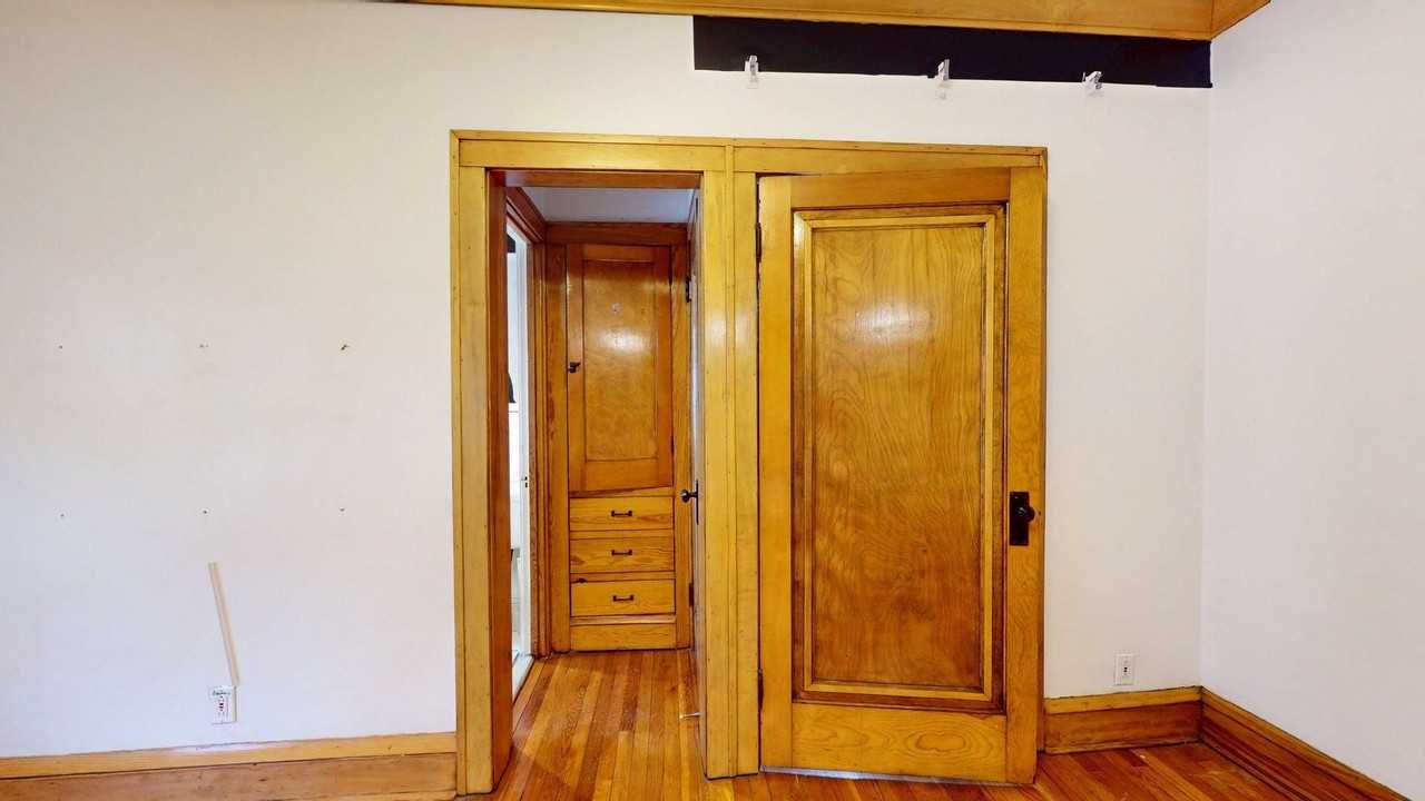 Twin Flags - Photo 7 of 26