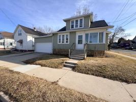 featured image of 1715 Marshall St