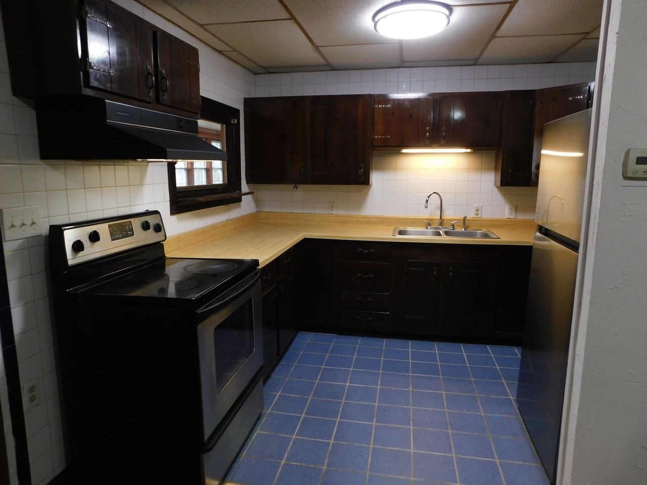 240 Dogwood Dr - Photo 3 of 15