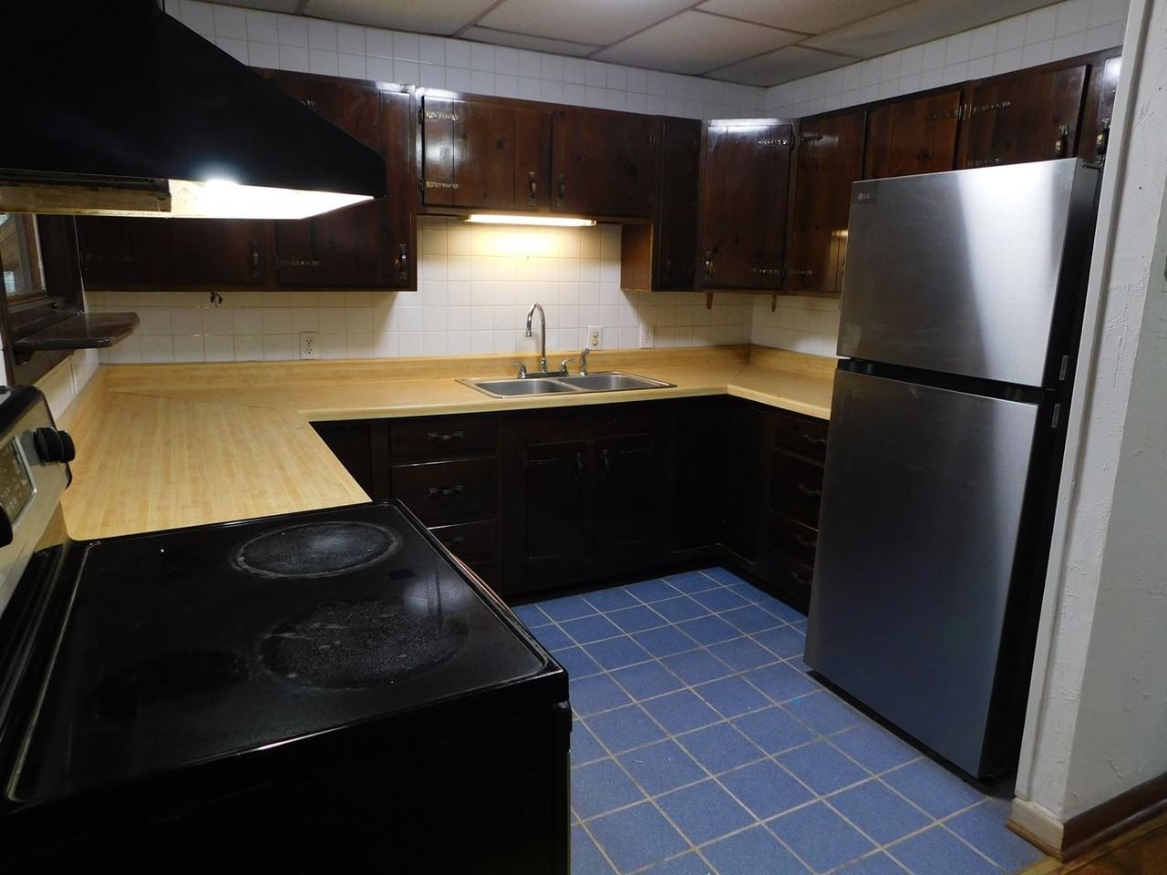 240 Dogwood Dr - Photo 4 of 15