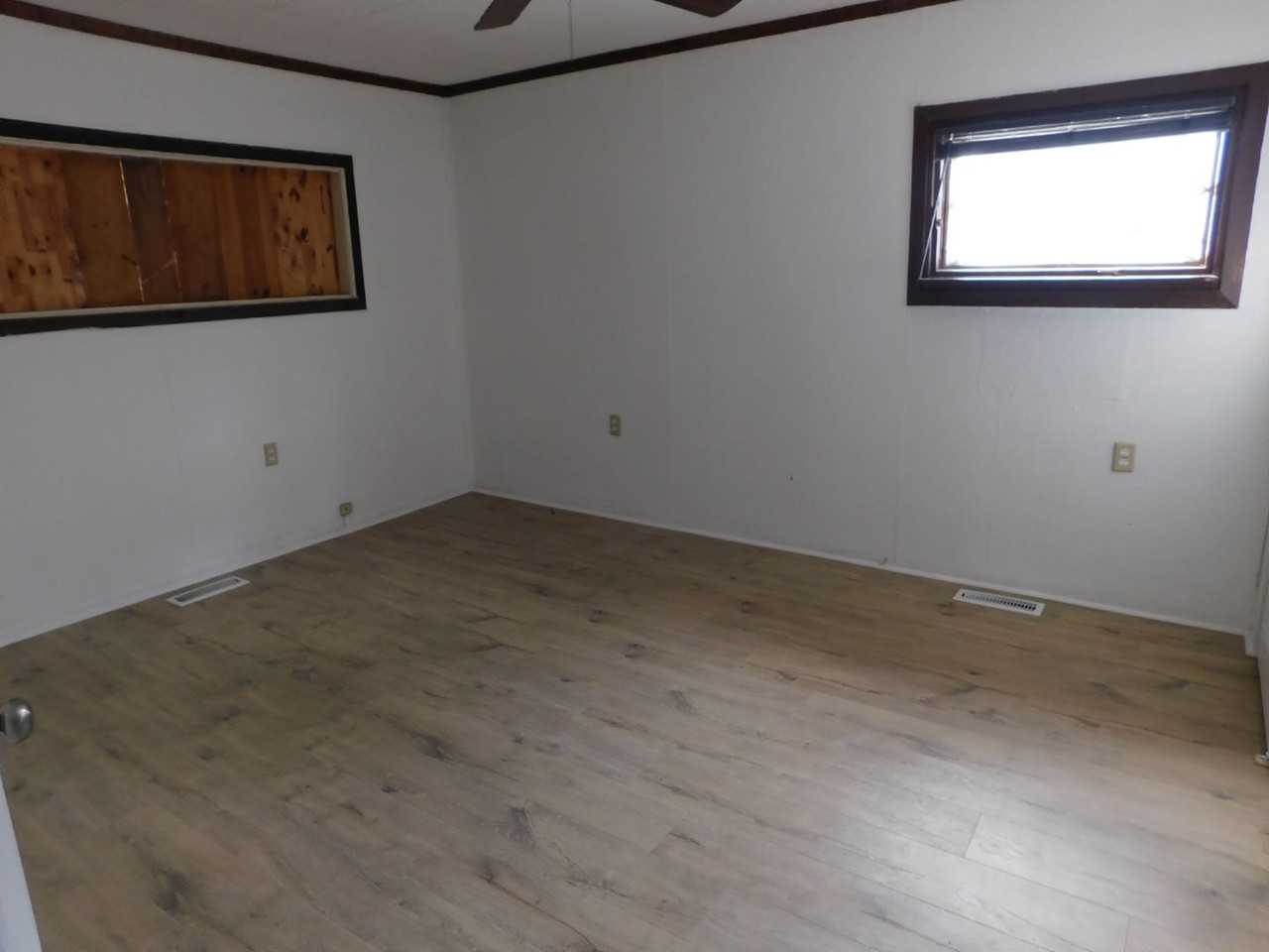 240 Dogwood Dr - Photo 5 of 15