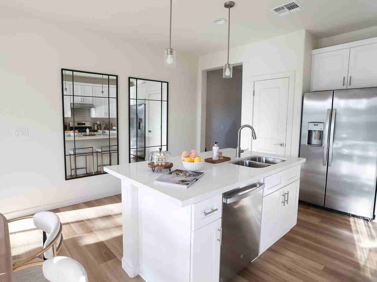 1114 W Audrey Ln - Photo 7 of 10