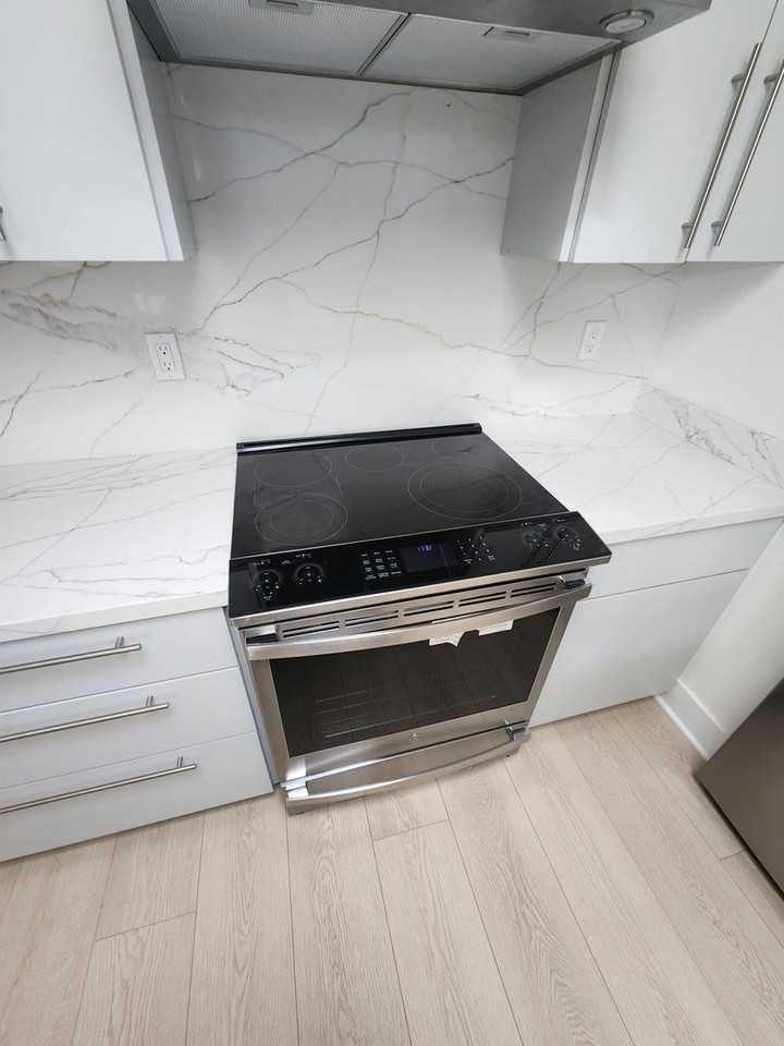 1635 Redwood Ave - Photo 4 of 18