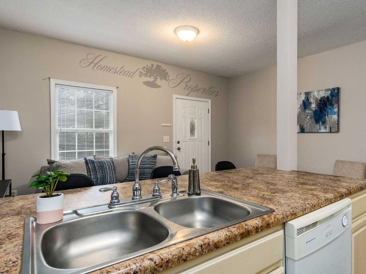 Spacious 1 Bedroom, 1 Bath Apartment on W. Main St – Johnson City, TN - Photo 7 of 12