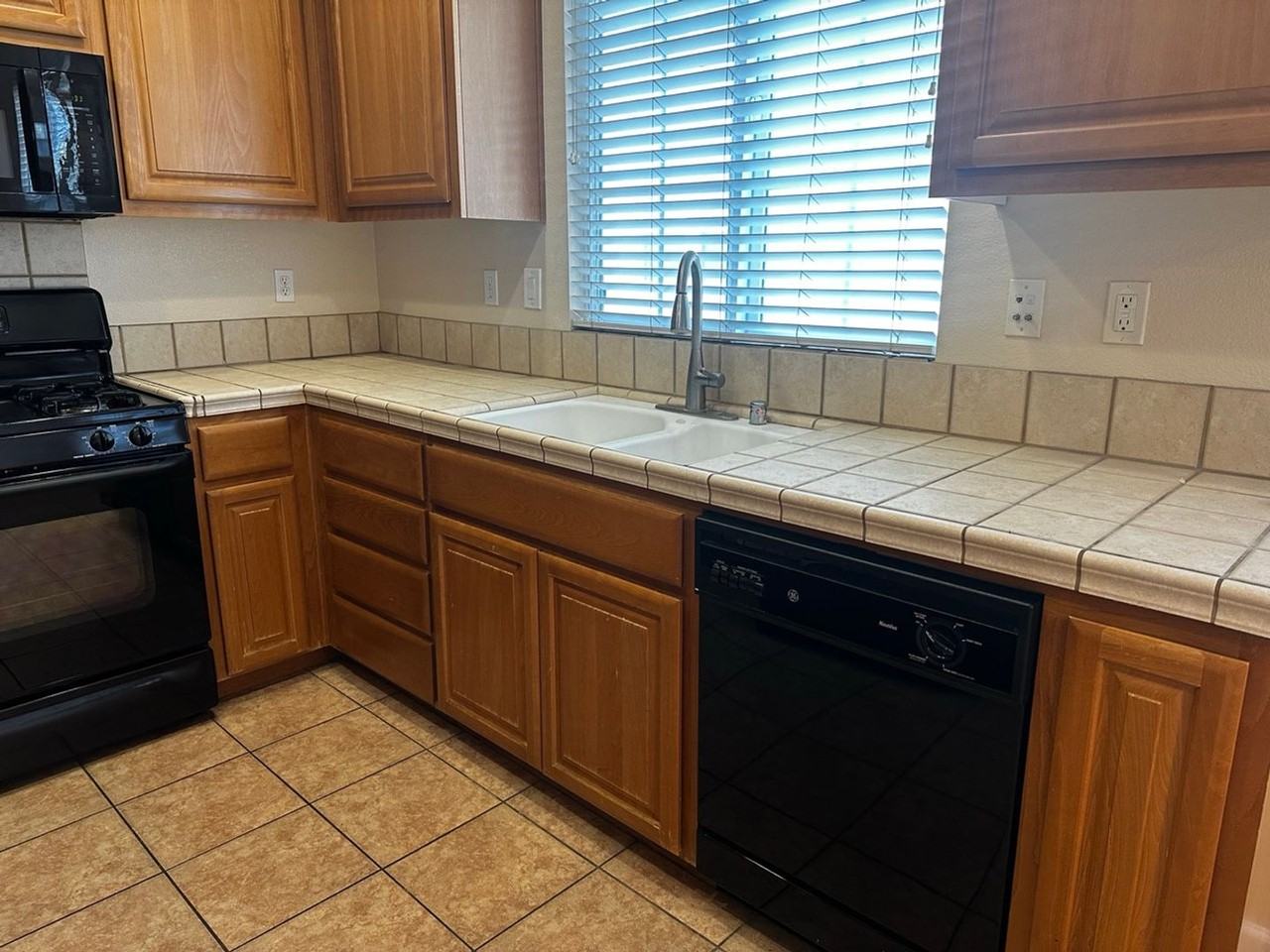 2215 Winepol Loop - Photo 7 of 14