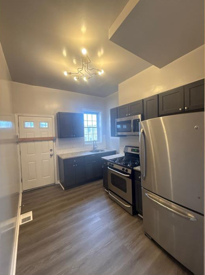 25 N Fulton Ave - Photo 3 of 3