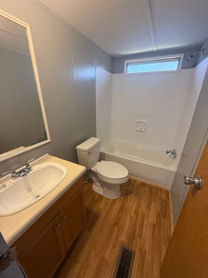 215 W Strider St - Photo 3 of 7