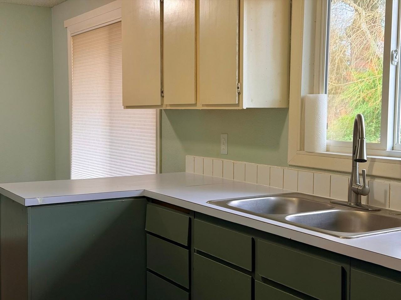 305 Tacoma Blvd S - Photo 4 of 20