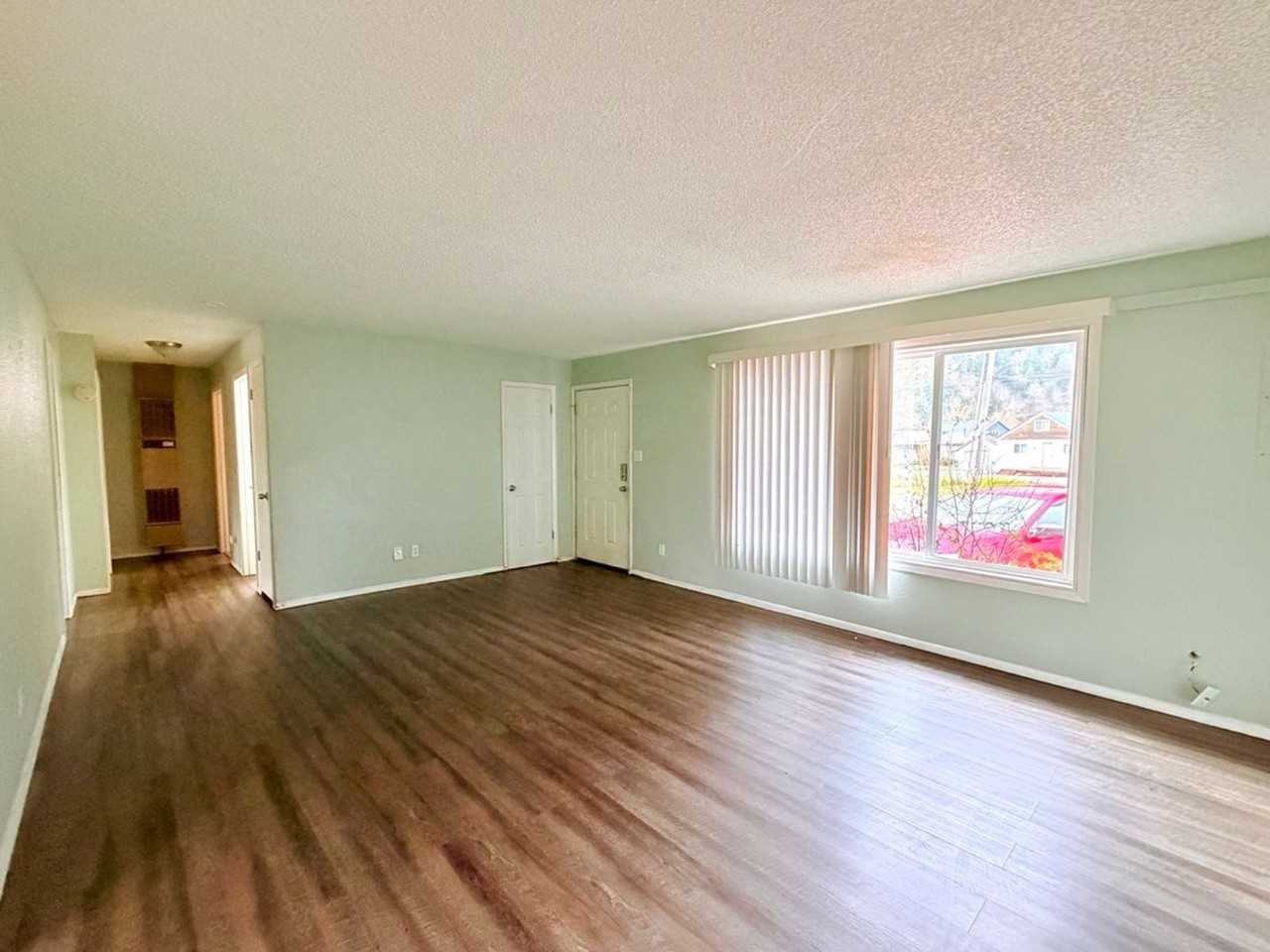 305 Tacoma Blvd S - Photo 6 of 20