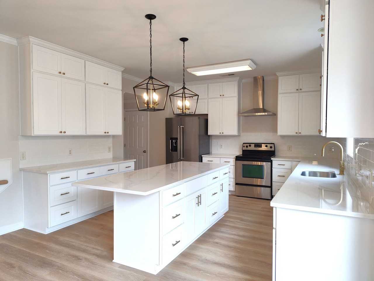 6470 Chadwell Ct - Photo 3 of 41