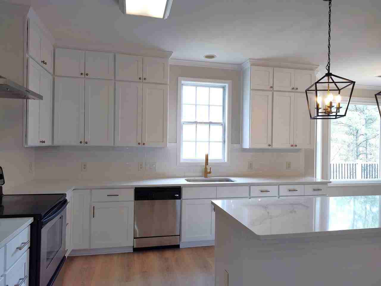 6470 Chadwell Ct - Photo 7 of 41