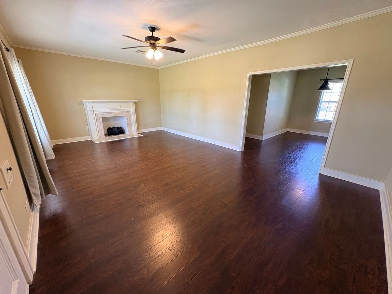 138 Richard St - Photo 2 of 9