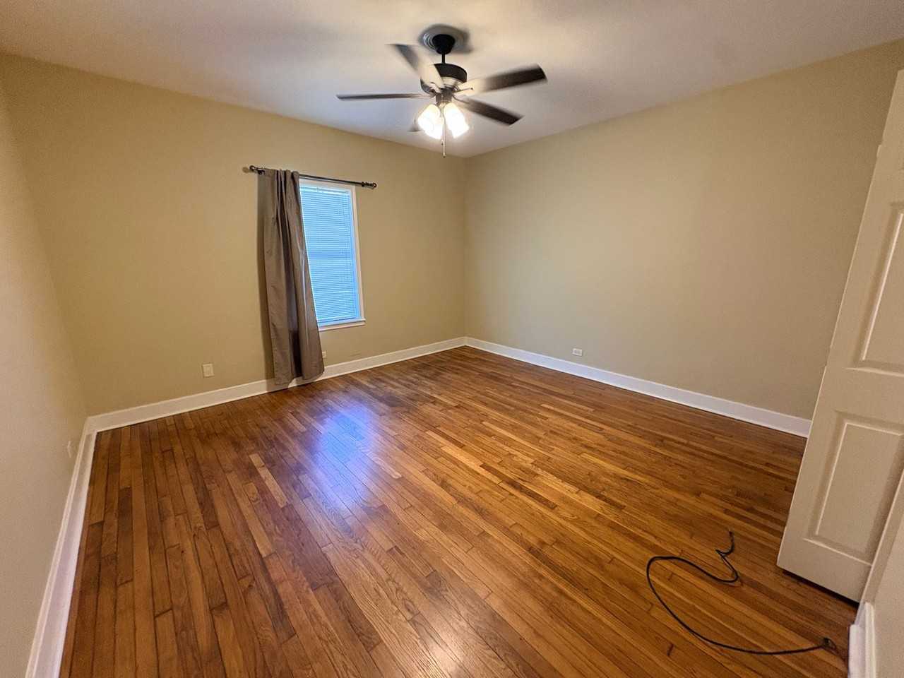 138 Richard St - Photo 5 of 9