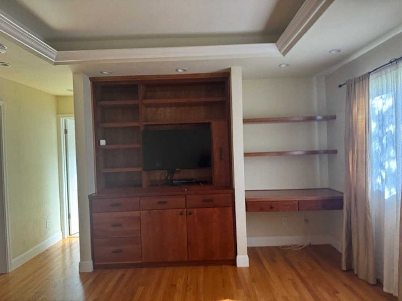 2379 Markham Ave - Photo 7 of 19