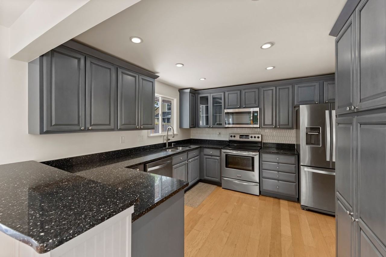 7616 S Langston Rd - Photo 2 of 20