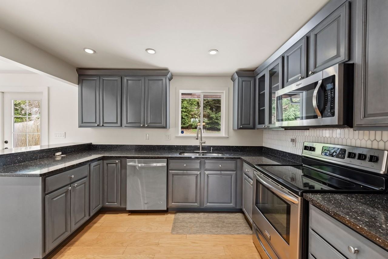 7616 S Langston Rd - Photo 3 of 20