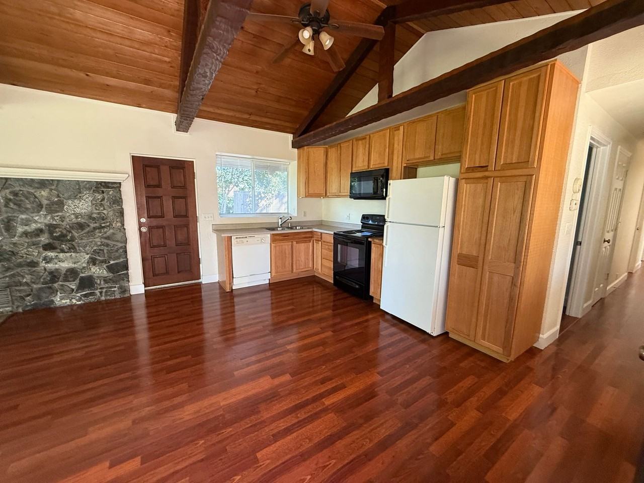 1250 Live Oak Ln - Photo 3 of 19