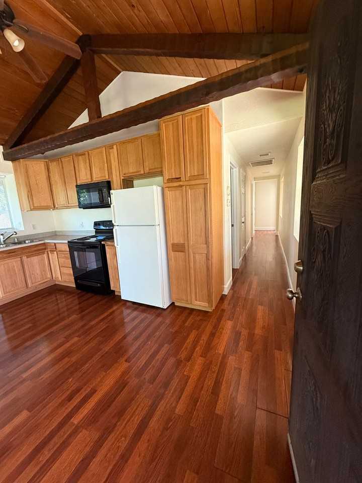 1250 Live Oak Ln - Photo 4 of 19