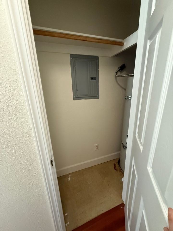 1250 Live Oak Ln - Photo 7 of 19